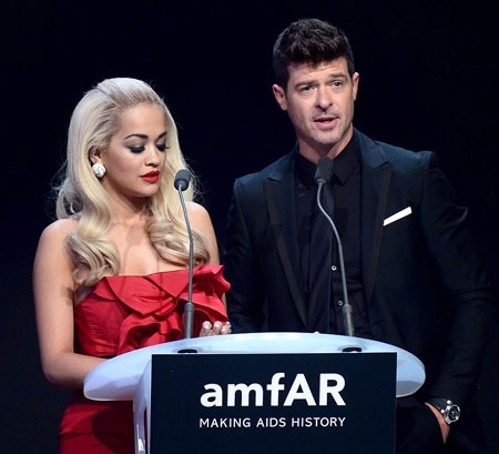 Rita và Robin là một trong những MC của đêm tiệc từ thiện