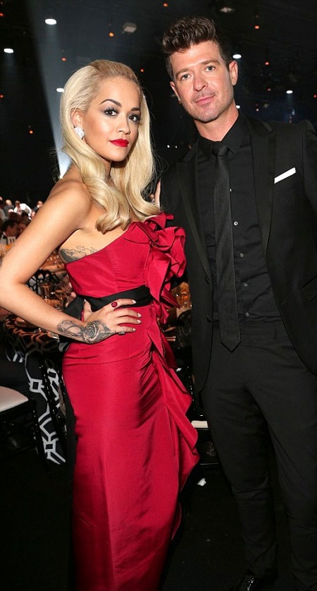 Nữ ca sĩ Rita Ora và ca sĩ