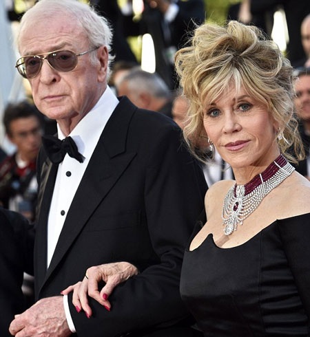 Chiếc váy dạ hội tuyệt đẹp của mỹ nhân Ấn Độ - 24 Nữ diễn viên 77 tuổi Jane Fonda vẫn xuất hiện rất ấn tượng