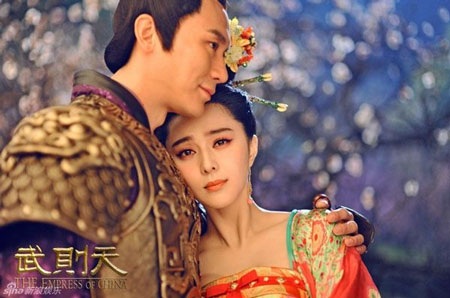 Phạm Băng Băng khiến fan xôn xao vì đăng ảnh với người yêu tin đồn - 1 Phạm Băng Băng và Lý Thần đẹp đôi trong Tân Võ Tắc Thiên