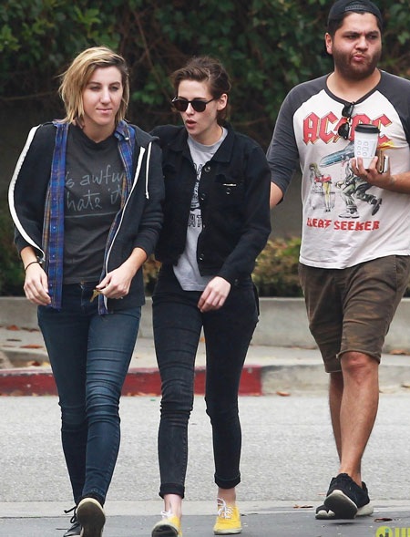 Kiều nữ của "Chạng vạng" ngày càng quấn quýt bạn đồng giới - 1 Sao Chạng vàng ngày càng quấn quýt bạn đồng giới