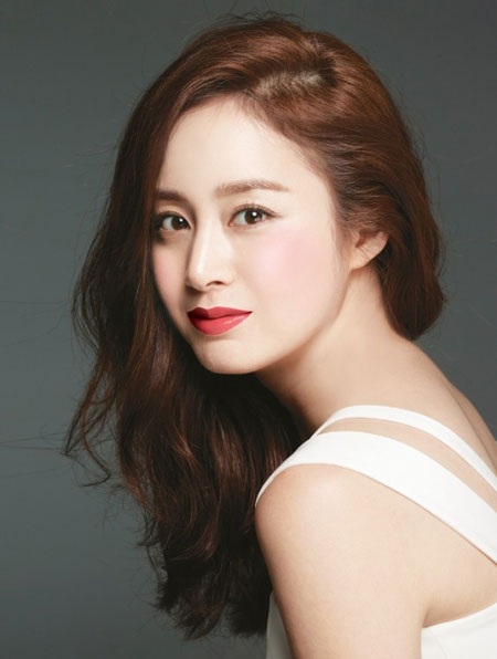 Fan giục Kim Tae Hee và Bi (Rain) nhanh chóng kết hôn - 3 Kim Tae Hee sắp tái xuất khán giả màn ảnh nhỏ xứ Hàn trong một dự án phim truyền hình.