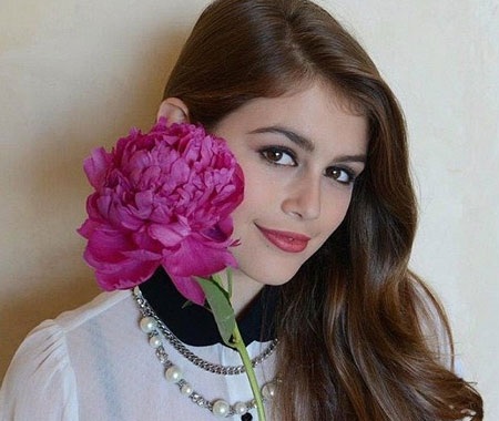 Con gái 13 tuổi của Cindy Crawford đẹp như mộng - 1 Cô con gái 13 tuổi của Cindy Clawford gây chú ý bởi vẻ đẹp tự nhiên.