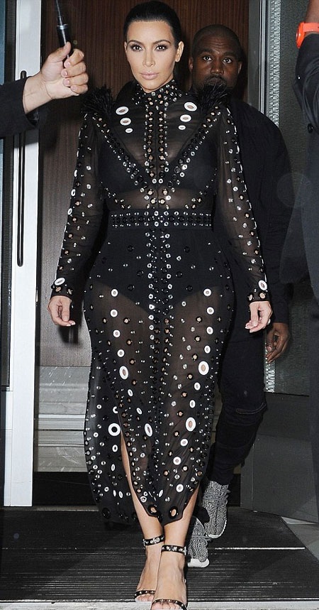 Rapper Kanye West khó rời mắt khỏi cô vợ "bốc lửa" - 12 Ngôi sao truyền hình thực tế nổi tiếng nước Mỹ sẽ sinh con vào tháng 12 tới.