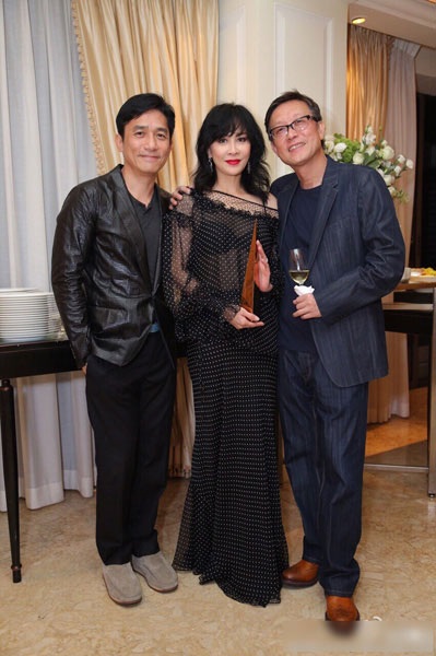 Vợ chồng Lương Triều Vỹ và Lưu Gia Linh vẫn hạnh phúc - 3 Lương Triều Vỹ và Lưu Gia Linh đã ở bên nhau 20 năm và đã kết hôn 7 năm.