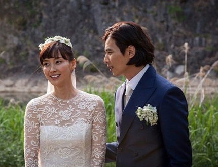 Won Bin và Lee Na Young khoe ảnh cưới hiếm hoi - 1 Won Bin và Lee Na Young trong hôn lễ bí mật diễn ra ngày 30/5.