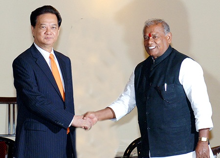 Thủ hiến bang Bihar - Ấn Độ đón tiếp Thủ tướng Nguyễn Tấn Dũng.