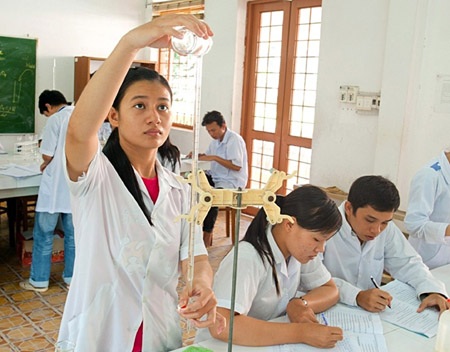 Thí điểm đổi mới cơ chế hoạt động trường đại học công lập