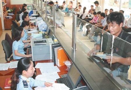 Thủ tướng: Chỉ tuyển bù 50% cán bộ tinh giản và nghỉ hưu - 1 Không tăng biên chế, lượng công chức sẽ giảm dần, tự nhiên theo số người đến tuổi nghỉ hưu.