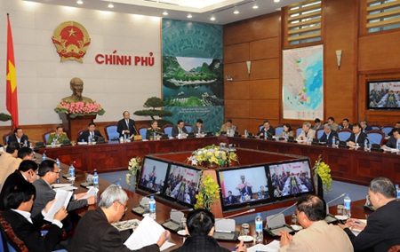Phó Thủ tướng: Còn TNGT nghiêm trọng là còn khuyết điểm lớn - 1 Hội nghị của Chính phủ được tổ chức trực tuyến với 63 điểm cầu là các tỉnh thành trong cả nước.