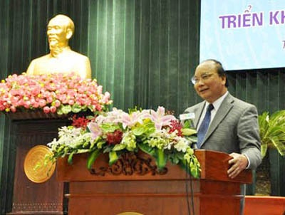 Phó Thủ tướng: Điều chuyển ngay cán bộ có dư luận không tốt - 1 Phó Thủ tướng Nguyễn Xuân Phúc: