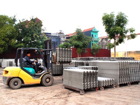 Đặt lên bàn cân tính lợi - hại của tấm lợp fibro - ximăng - 1 Đặt lên bàn cân tính lợi - hại của tấm lợp fibro - ximăng