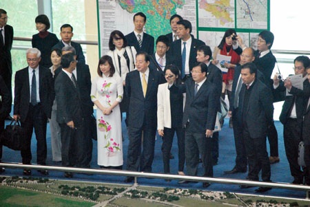 Hai Bộ trưởng ký biên bản ghi nhớ hợp tác.