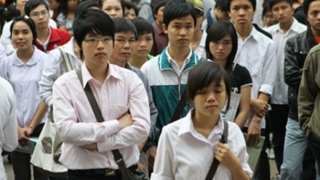 Sinh viên ra trường thất nghiệp cũng giống cảnh dưa hấu được mùa mất giá - 1 Sinh viên ra trường thất nghiệp cũng giống cảnh dưa hấu được mùa mất giá