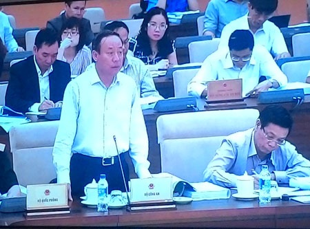 Ai có quyền cho phép điều tra công dân bằng nghe trộm điện thoại, lén ghi hình? - 3 Phó Chánh án TAND tối cao Nguyễn Sơn phát biểu tại phiên thảo luận.