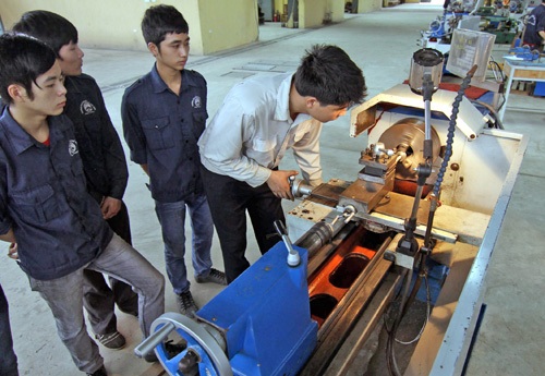 Doanh nghiệp được hỗ trợ để duy trì việc làm cho người lao động - 1 Hỗ trợ đào tạo nghề cho người lao động.