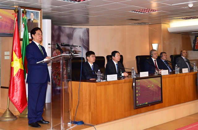 Algeria đồng ý đề nghị của Thủ tướng Nguyễn Tấn Dũng về khai thác dầu khí - 1 Thủ tướng Nguyễn Tấn Dũng phát biểu tại Công ty Dầu khí Quốc gia Algeria (Sonatrach).