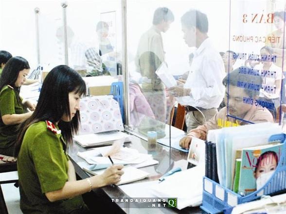 Thực hiện việc đơn giản hóa thủ tục, giấy tờ công dân trong năm 2015 - 1 Thực hiện việc đơn giản hóa thủ tục, giấy tờ công dân trong năm 2015