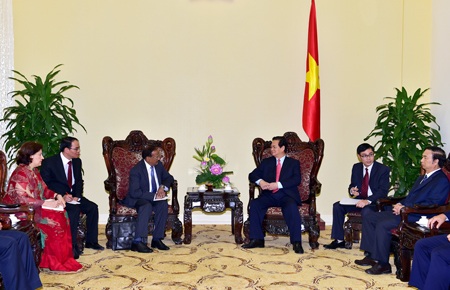 Việt Nam, Indonesia, Ấn Độ thống nhất quan điểm ổn định tình hình Biển Đông - 2 Thủ tướng tiếp Cố vấn an ninh Quốc gia Ấn Độ Ajit Kumar Doval tại trụ sở Chính phủ.