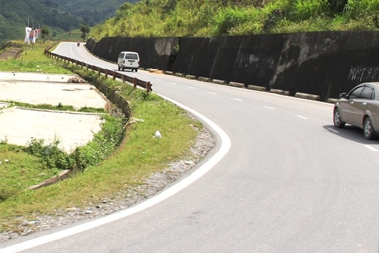 Nhà nước chi tiền làm đường nối cao tốc Nội Bài - Lào Cai đến Sa Pa - 1 Tuyến đường hiện tại từ TP.Lào Cai lên SaPa là Quốc lộ 4D.