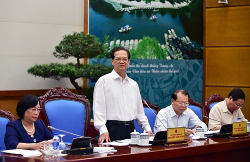 Thủ tướng: Lo cho dân, trước hết phải lo về đời sống - 2 Thủ tướng: Lo cho dân là phải lo mọi thứ, nhưng trước hết là phải lo về đời sống.