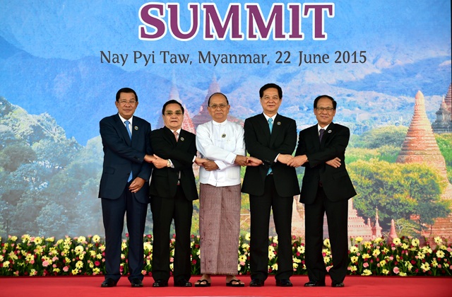 Thủ tướng: Cộng đồng kinh tế ASEAN mở ra cơ hội và thách thức - 1 Thủ tướng và những người đồng cấp tại HNCC CLMV-7.