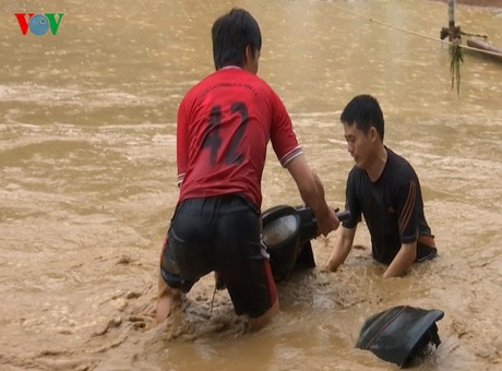 Phó Thủ tướng: Nỗ lực tìm người mất tích sau bão số 1 - 1 Sơn La tan hoang trong lũ dữ (ảnh: vov.vn).