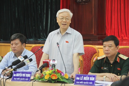 Tổng Bí thư: Mọi đồn đại về nhân sự cấp cao trước Đại hội Đảng chỉ là suy đoán - 3 Tổng Bí thư Nguyễn Phú Trọng trao đổi thẳng thắn với cử tri về những vấn đề được cho là nhạy cảm