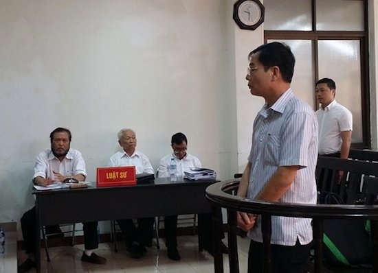Kỳ án 194 phố Huế: Phiên toà xét xử Trịnh Ngọc Chung được hoãn bao nhiêu lần? - 2 Công luận chờ đợi một bản án nghiêm minh với bị cáo Trịnh Ngọc Chung.