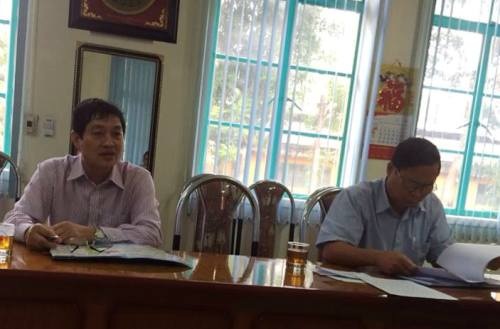 Lãnh đạo công ty CP Pin Ắc quy Vĩnh Phú bị tố trù dập cán bộ công nhân viên - 5 Ông Lê Văn Chính (phải) trong buổi làm việc với PV Dân trí.