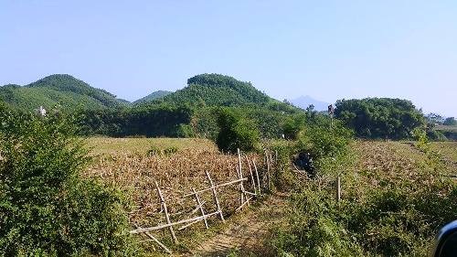 Vụ bắt dân vì đuổi tàu cát: Cán bộ công an đề nghị làm rõ vụ việc của công ty Hiệp Phú - 3 Bờ bãi của người dân, tàu cuốc đào cát và những vết lở loét đang tàn phá sông Lô.