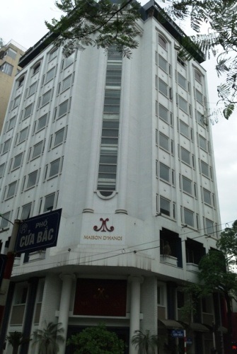 Bán đấu giá tài sản nhà nước hàng chục tỷ, quên dán thông báo tại trụ sở UBND phường?