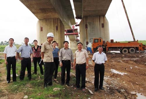 Sai phạm các dự án tỉnh lộ tại Bắc Giang: Đã tổ chức kiểm điểm tập thể, cá nhân liên quan - 2 Sai phạm các dự án tỉnh lộ tại Bắc Giang: Đã tổ chức kiểm điểm tập thể, cá nhân liên quan