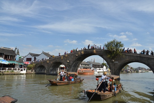“Hậu giàn khoan” thị trường Trung Quốc đang ấm dần trở lại - 2 Một thị trấn cổ của thành phố Thượng Hải - đây cũng là điểm đến được yêu thích của nhiều du khách
