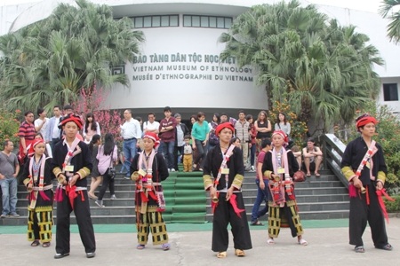 Các lễ cưới của
người Dao cũng được tái hiện ngay giữa lòng thủ đô dịp tết năm nay