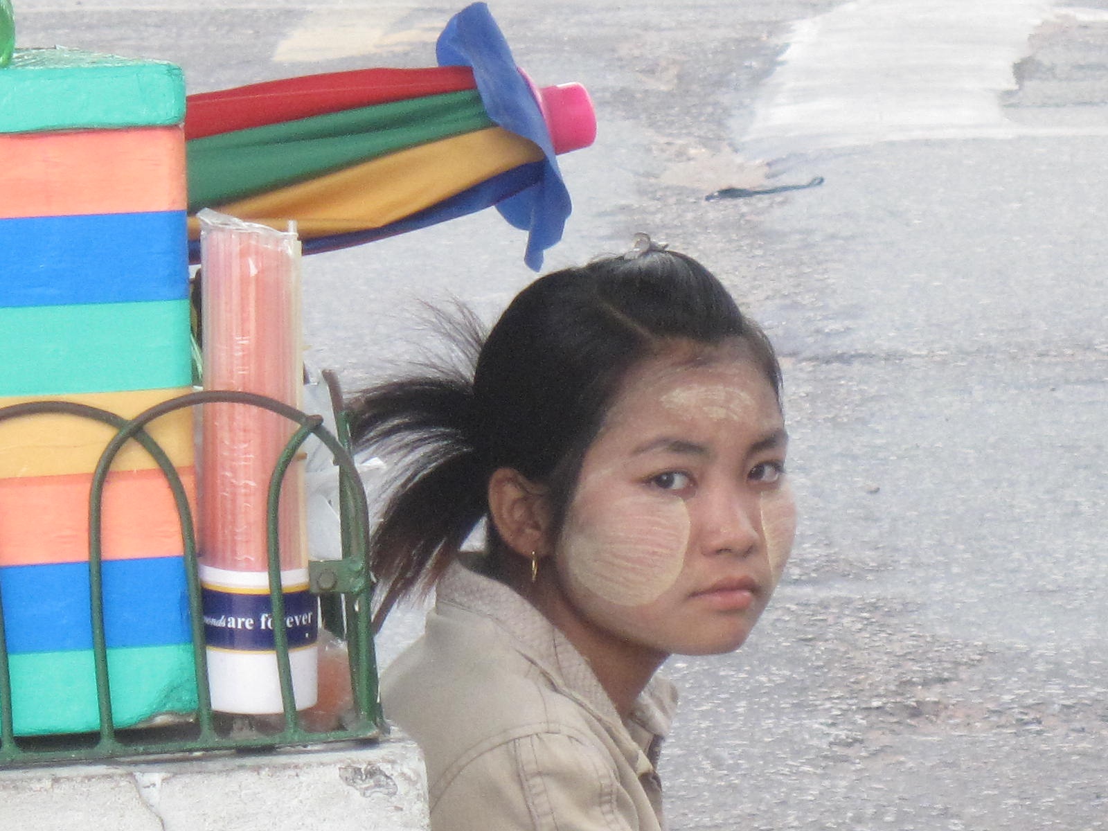 Những món quà lưu niệm thú vị từ Myanmar