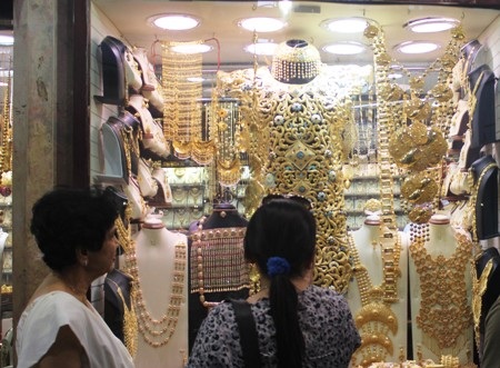 Những hình ảnh thú vị về “chợ vàng” Việt Nam và “chợ vàng” quốc tế