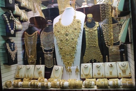 Những hình ảnh thú vị về “chợ vàng” Việt Nam và “chợ vàng” quốc tế