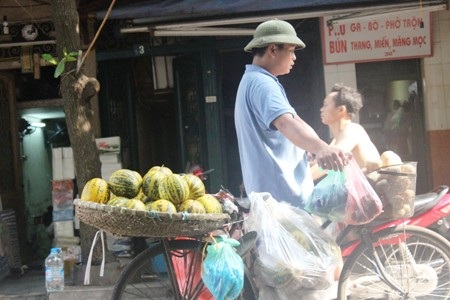 Ba gánh hàng rong “hút hồn” người Hà Nội