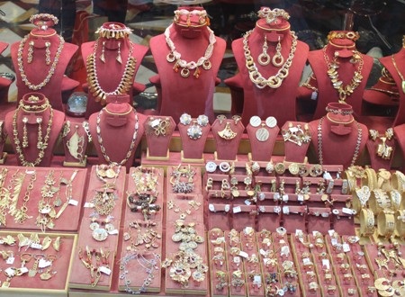 Những hình ảnh thú vị về “chợ vàng” Việt Nam và “chợ vàng” quốc tế