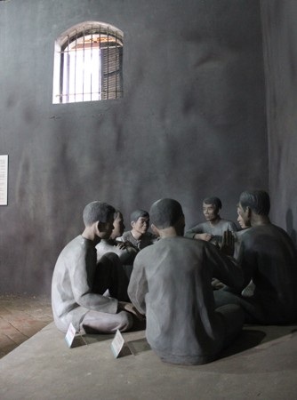 Vào mùa hè, các phòng giam nơi đây g