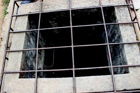 Vào mùa hè, các phòng giam nơi đây g