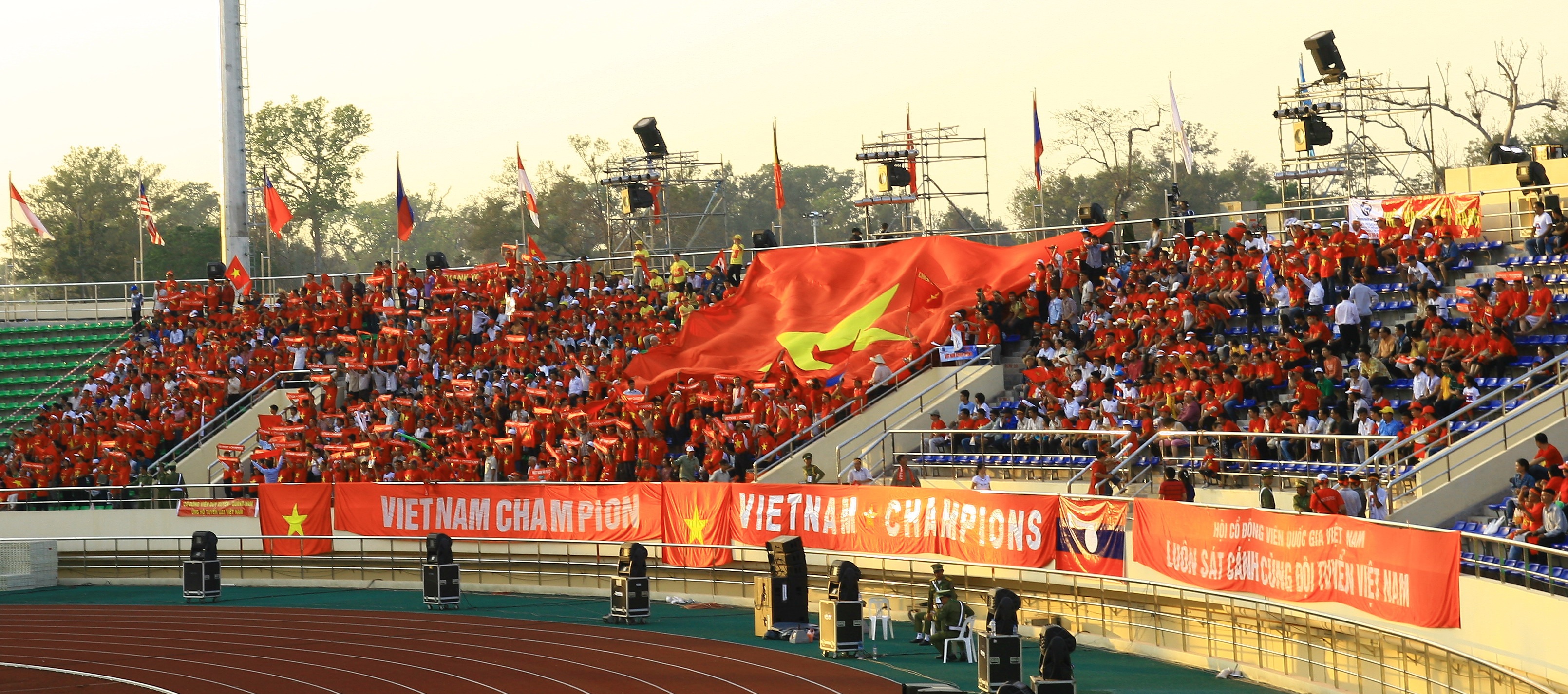 Cùng Vietravel “tiếp lửa” cuồng nhiệt cho đội tuyển Việt Nam tại Sea Games 28 - 5 Cùng Vietravel “tiếp lửa” cuồng nhiệt cho đội tuyển Việt Nam tại Sea Games 28