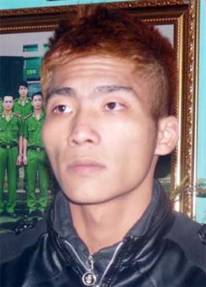 Vừa ra tù lại tấn công cán bộ Công an - 1 Đối
tượng Nguyễn Thế An tại Cơ quan Công an.