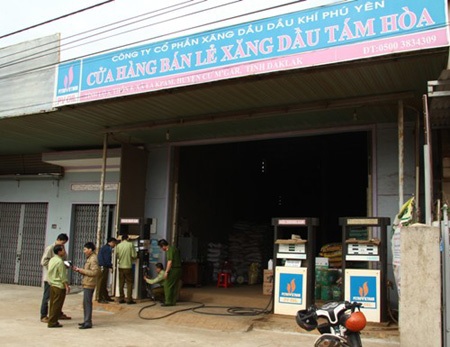 Cửa hàng xăng dầu bị phát hiện gắn chíp gian lận xăng của
khách hàng