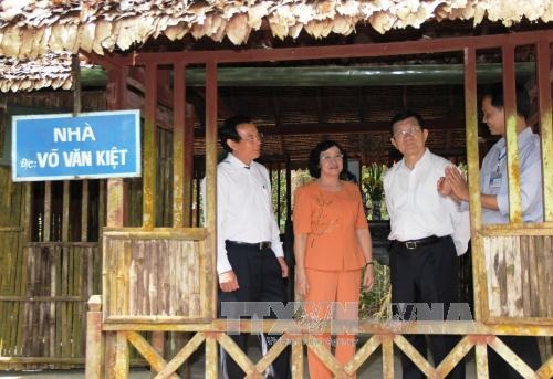 Chủ tịch nước Trương Tấn Sang thăm, chúc Tết tại Tây Ninh - 2 Ảnh: TTXVN