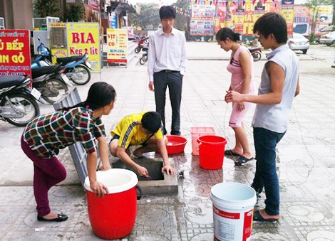 Khu vực nào tại Hà Nội sẽ “khát” mùa hè này? - 1 Một
số khu vực trên địa bàn Hà Nội sẽ có khả năng mất nước cục bộ trong mùa hè
2015.