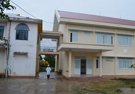 Nam sinh lớp 11 tử vong sau khi gặp CSGT - 1 Phòng
khám Đa khoa 719 cho biết em Anh đã tử vong trước khi tới đây