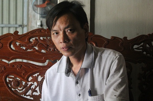 Ông
Thắng, Phó Chủ tịch xã An Lộc trao đổi với PV