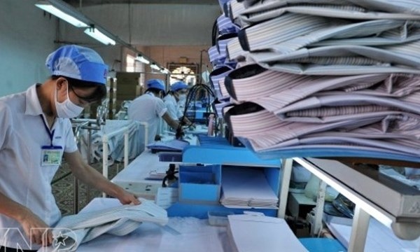 Khi lương chủ tịch tập đoàn nhà nước “bất ngờ” bị lộ - 1 Lương
chủ tịch Tập đoàn Dệt may 640 triệu/năm có phải là bất ngờ?